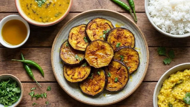 Bengali Baingan Bhaja Recipe: A Crispy Side Dish That Elevates Dal-Chawal Instantly